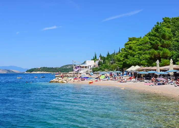 Jelena By Interhome Klanfari