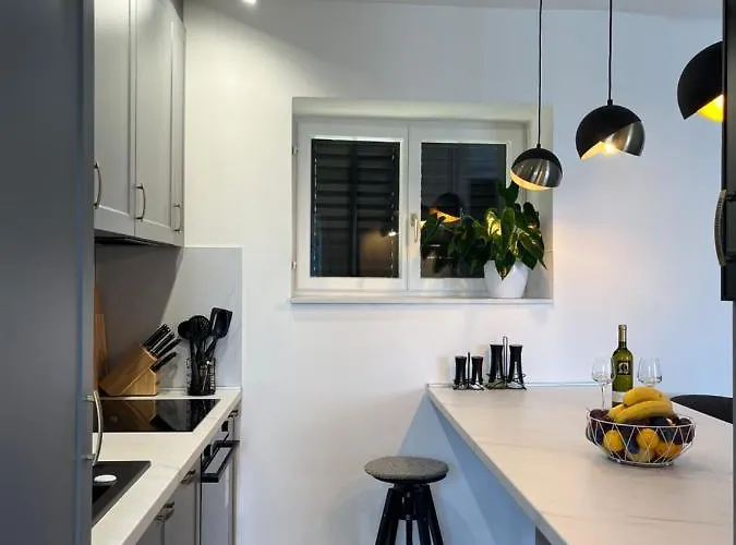 Jelena By Interhome Klanfari